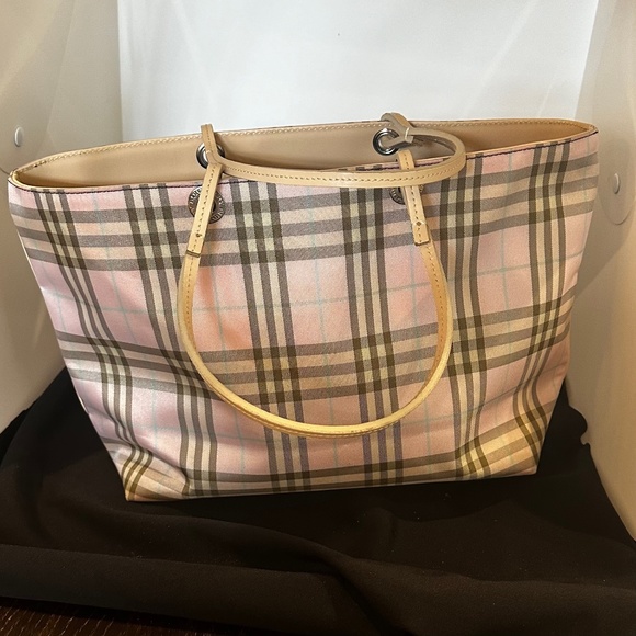 Burberry Handbags - Vintage-Authentic Burberry London Pink Nova Check Purse